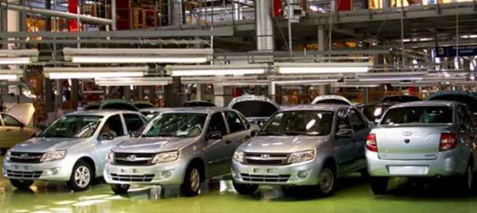 Российский автопром увеличил выпуск легковых машин в октябре