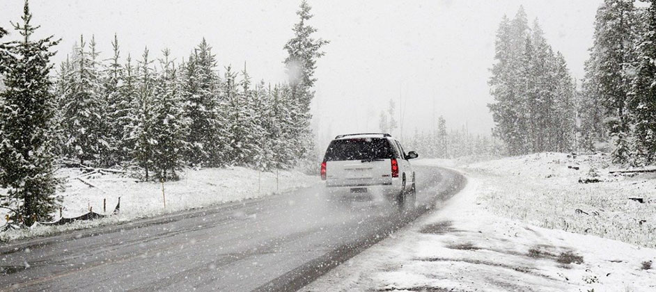 Автоинструкторы перечислили основные ошибки водителей в зимнее время