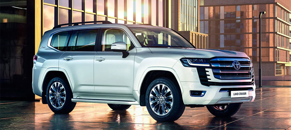 В Россию привезли новые Toyota Land Cruiser 300 с атмосферным двигателем: названы цены