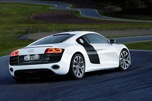 Обновленный суперкар Audi R8 станет мощнее