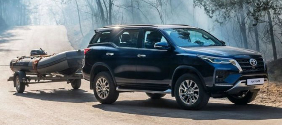 В РФ начались продажи обновленного Toyota Fortuner с дизелем