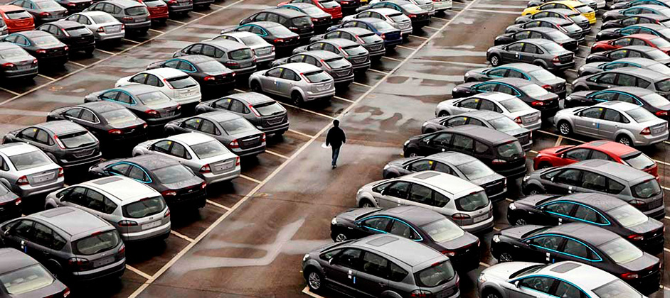 Авторынок Москвы в апреле рухнул на 80%, а в тройку лидеров попала LADA Vesta