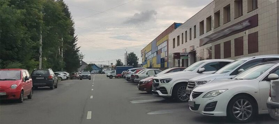 Озвучены 3 риска для машины при парковке с вывернутыми колёсами
