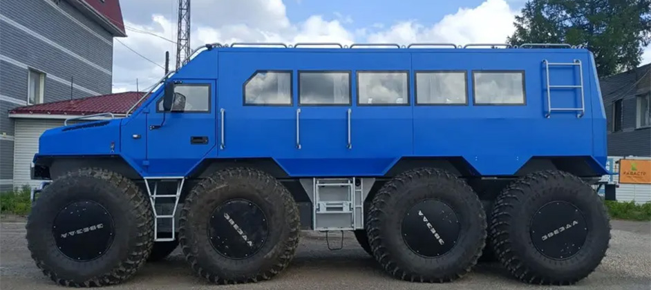 В России создали первый арктический автобус-вездеход