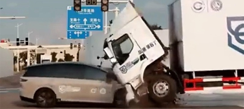 Li Auto грозит суд из-за скандального видео краш-теста i8 и грузовика