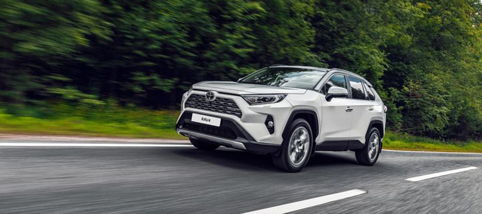 Toyota подняла цены на самые популярные модели