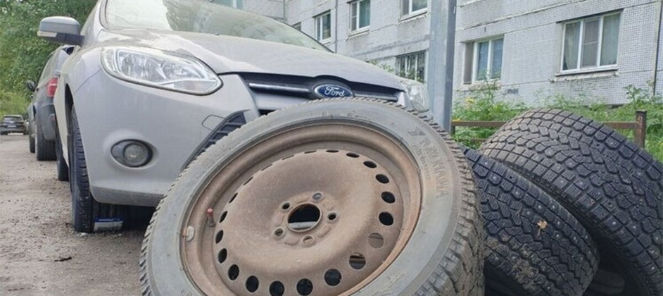 В марте стоимость автомобилей в Петербурге снизилась до 3,4 млн рублей