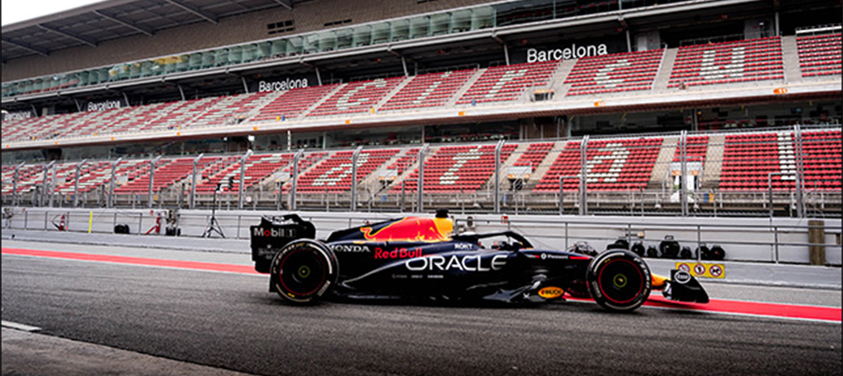 Mercedes и Red Bull Racing завершили тесты Pirelli