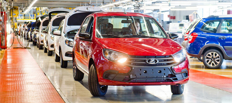 Продажи Lada в России за восемь месяцев снизились на 24,9%