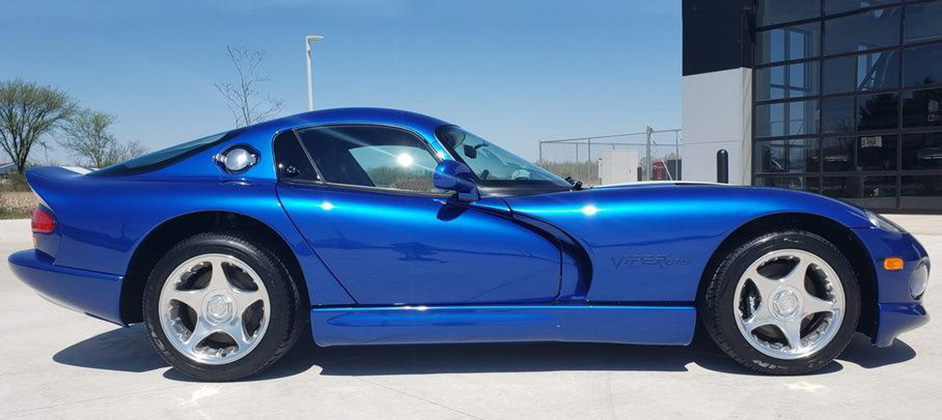 На продажу выставили Dodge Viper GTS 1996 года почти без пробега