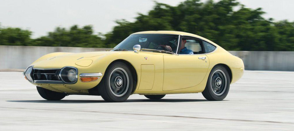 Toyota начала выпускать запчасти для спорткара 2000GT. Ему 50 лет