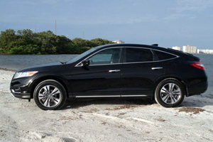 Honda Crosstour признан лучшим среднеразмерным кроссовером