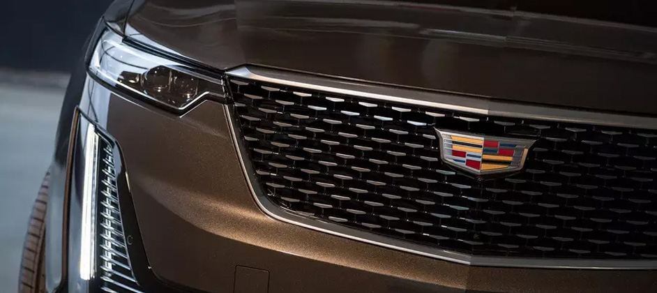 Cadillac объяснил расположение значка на решётке
