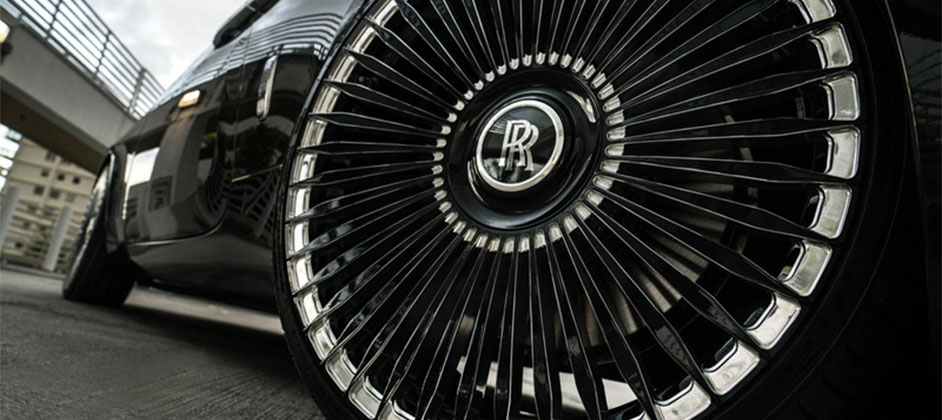 Прошла премьера «запрещенных» дисков без рисунка для Rolls-Royce
