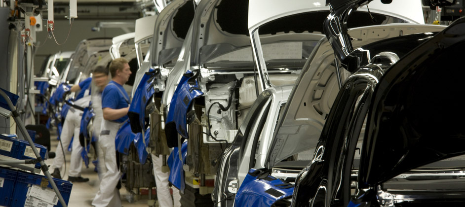 Российские автозаводы возвращаются к работе