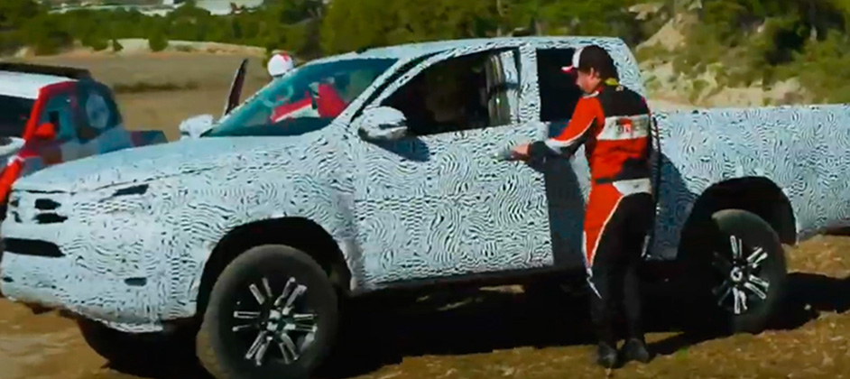 У нового Toyota Hilux не будет конкурентов. Первое фото новинки